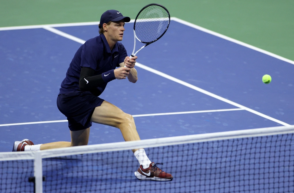 Federer: ‘Tốc độ mặt sân chậm có lợi cho Alcaraz, Sinner’